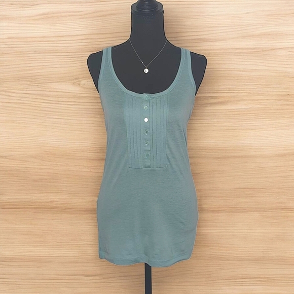 Burberry London Women's Soft Seafoam Pleated Front Button Tank Top S - Picture 1 of 10